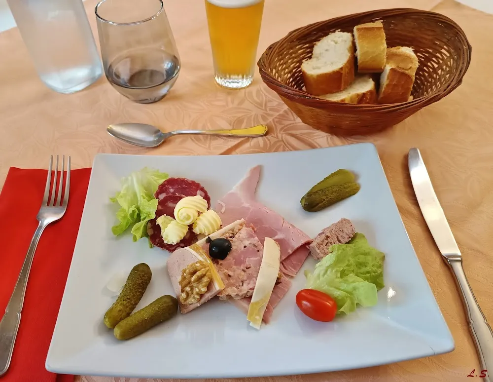 Charcuteries Variées